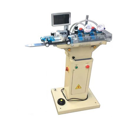 Chaussettes liant la machine